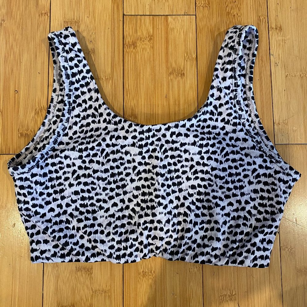 Strut This Patterned Sports Bra in Lilac from Revolve (S) - Great Condition